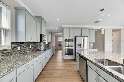 House in Lutz, Florida 4 bedrooms, 240.8 sq.m. № 1826487 - photo 6