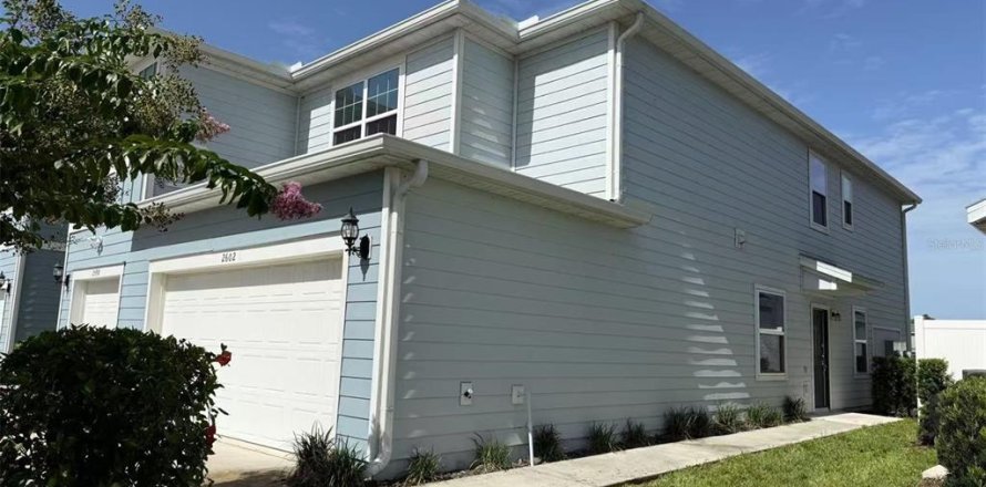 Adosado en Kissimmee, Florida 3 dormitorios, 165.55 m2 № 1820764