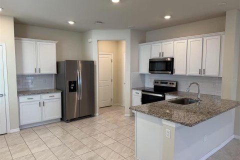 Adosado en venta en Kissimmee, Florida, 3 dormitorios, 165.55 m2 № 1820764 - foto 5