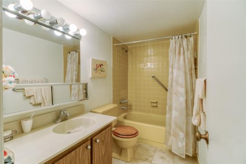 Condominio en venta en Dania Beach, Florida, 2 dormitorios, 106.28 m2 № 1992306 - foto 11