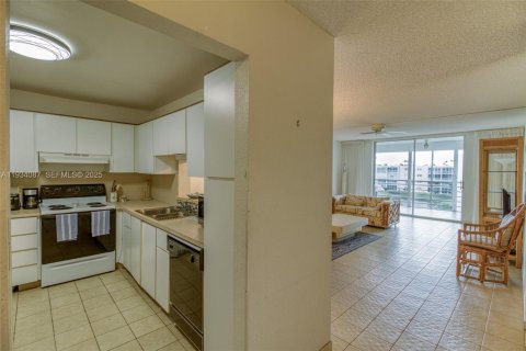 Condominio en venta en Dania Beach, Florida, 2 dormitorios, 106.28 m2 № 1992306 - foto 3