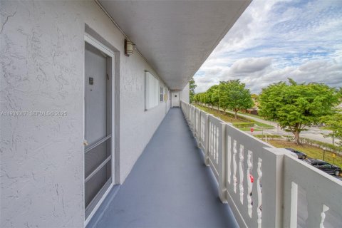 Condominio en venta en Dania Beach, Florida, 2 dormitorios, 106.28 m2 № 1992306 - foto 2