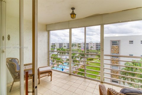 Condominio en venta en Dania Beach, Florida, 2 dormitorios, 106.28 m2 № 1992306 - foto 1