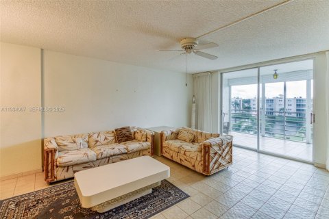 Condominio en venta en Dania Beach, Florida, 2 dormitorios, 106.28 m2 № 1992306 - foto 5
