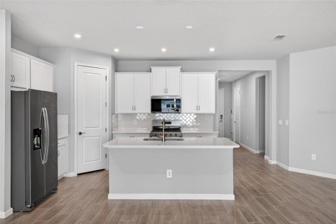 House in Parrish, Florida 4 bedrooms, 186.27 sq.m. № 2200666 - photo 4