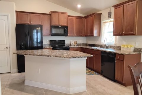 House in Winter Haven, Florida 3 bedrooms, 141.3 sq.m. № 1916596 - photo 5
