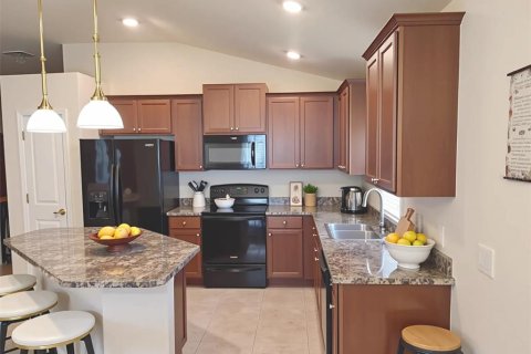 House in Winter Haven, Florida 3 bedrooms, 141.3 sq.m. № 1916596 - photo 4