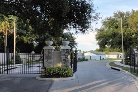 House in Winter Haven, Florida 3 bedrooms, 141.3 sq.m. № 1916596 - photo 29