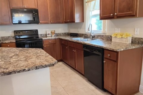 House in Winter Haven, Florida 3 bedrooms, 141.3 sq.m. № 1916596 - photo 8