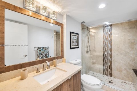 Condo in Hillsboro Beach, Florida, 2 bedrooms  № 1790478 - photo 20