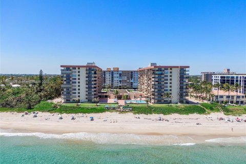 Condo in Hillsboro Beach, Florida, 2 bedrooms  № 1790478 - photo 30