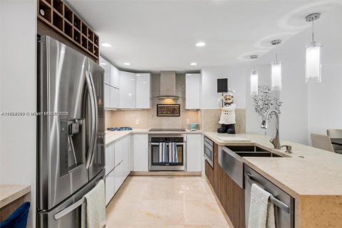 Condo in Hillsboro Beach, Florida, 2 bedrooms  № 1790478 - photo 3