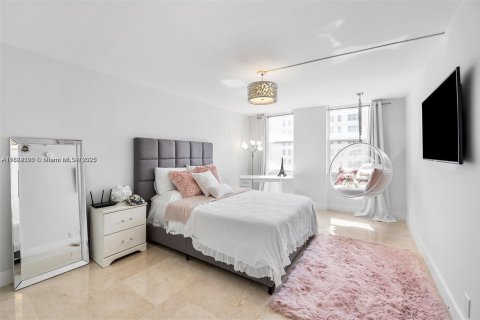 Condo in Hillsboro Beach, Florida, 2 bedrooms  № 1790478 - photo 18
