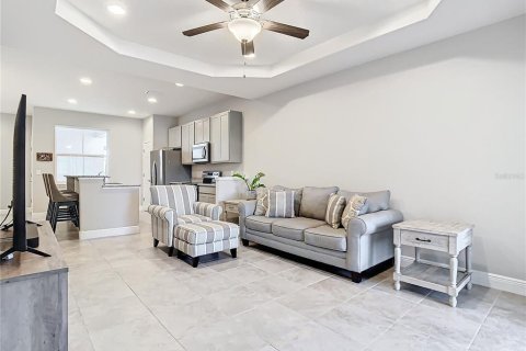 Townhouse in Groveland, Florida 3 bedrooms, 170.01 sq.m. № 1545084 - photo 13