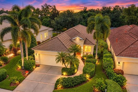 House in Bradenton, Florida 3 bedrooms, 170.01 sq.m. № 2396292