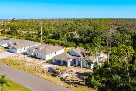 Villa ou maison à vendre à Englewood, Floride: 4 chambres, 237.83 m2 № 2230923 - photo 8
