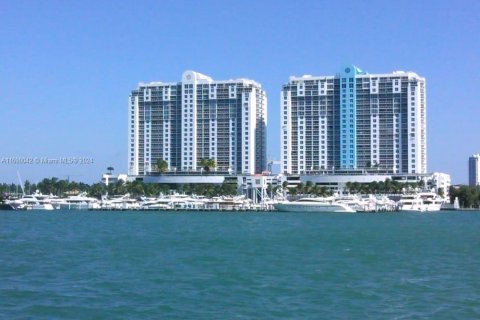 Condominio en venta en Miami Beach, Florida, 1 dormitorio, 76.18 m2 № 1764415 - foto 1