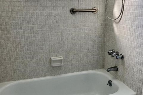 Снять в аренду кондоминиум в Брейдентон, Флорида 5 комнат, 69.68м2, № 1798682 - фото 12
