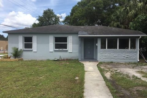 Casa en alquiler en Tampa, Florida, 2 dormitorios, 94.76 m2 № 1906424 - foto 1