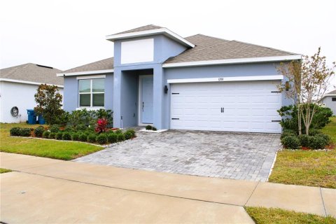 House in Haines City, Florida 3 bedrooms, 155.24 sq.m. № 1759853 - photo 1