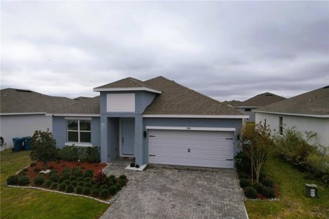 House in Haines City, Florida 3 bedrooms, 155.24 sq.m. № 1759853 - photo 13