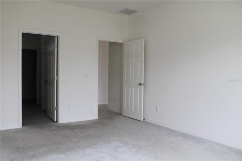 House in Haines City, Florida 3 bedrooms, 155.24 sq.m. № 1759853 - photo 25
