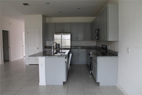 House in Haines City, Florida 3 bedrooms, 155.24 sq.m. № 1759853 - photo 21