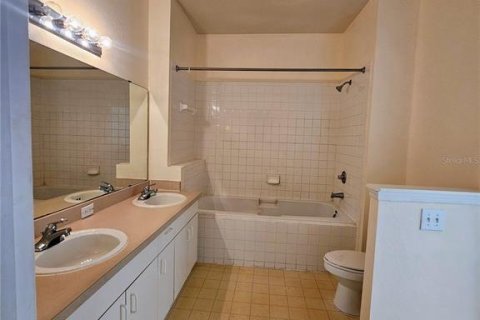 Condo in Orlando, Florida, 2 bedrooms  № 1644662 - photo 23