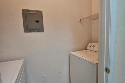 Condo in Orlando, Florida, 2 bedrooms  № 1644662 - photo 17
