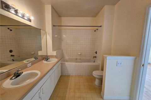 Condo in Orlando, Florida, 2 bedrooms  № 1644662 - photo 24