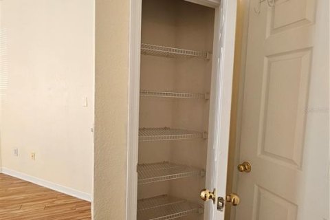 Condo in Orlando, Florida, 2 bedrooms  № 1644662 - photo 22