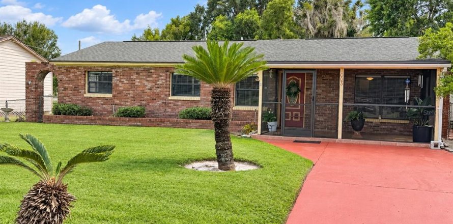 Villa ou maison à Sanford, Floride 3 chambres, 153.94 m2 № 2419701