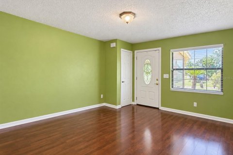 Villa ou maison à louer à Sanford, Floride: 3 chambres, 153.94 m2 № 2419701 - photo 6