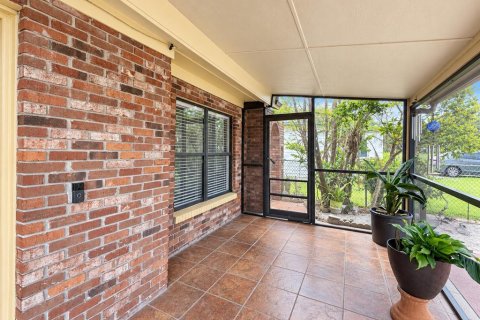 Villa ou maison à louer à Sanford, Floride: 3 chambres, 153.94 m2 № 2419701 - photo 3