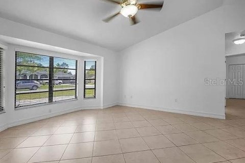 House in Punta Gorda, Florida 3 bedrooms, 134.24 sq.m. № 2156491 - photo 11