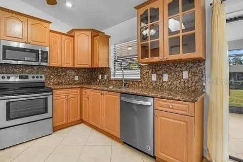 House in Punta Gorda, Florida 3 bedrooms, 134.24 sq.m. № 2156491 - photo 6