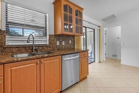 House in Punta Gorda, Florida 3 bedrooms, 134.24 sq.m. № 2156491 - photo 7