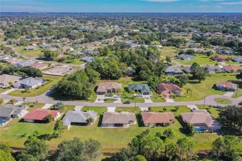 House in Punta Gorda, Florida 3 bedrooms, 134.24 sq.m. № 2156491 - photo 24
