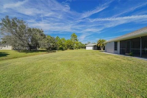 House in Punta Gorda, Florida 3 bedrooms, 134.24 sq.m. № 2156491 - photo 23
