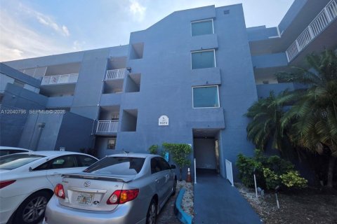 Condo in Miami, Florida, 1 bedroom № 2088175