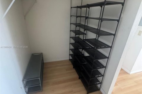 Снять в аренду кондоминиум в Халландейл-Бич, Флорида 1 спальня, 99.87м2, № 2075216 - фото 26