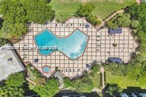 Condominio en alquiler en Sunny Isles Beach, Florida, 1 dormitorio, 59.46 m2 № 1944034 - foto 12