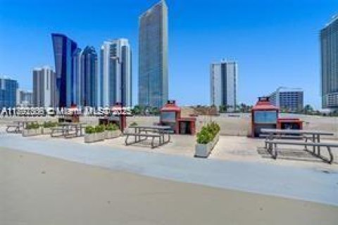 Condominio en alquiler en Sunny Isles Beach, Florida, 1 dormitorio, 59.46 m2 № 1944034 - foto 17