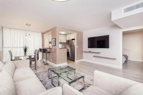 Condominio en alquiler en Sunny Isles Beach, Florida, 1 dormitorio, 59.46 m2 № 1944034 - foto 4