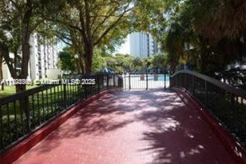 Condominio en alquiler en Sunny Isles Beach, Florida, 1 dormitorio, 59.46 m2 № 1944034 - foto 14