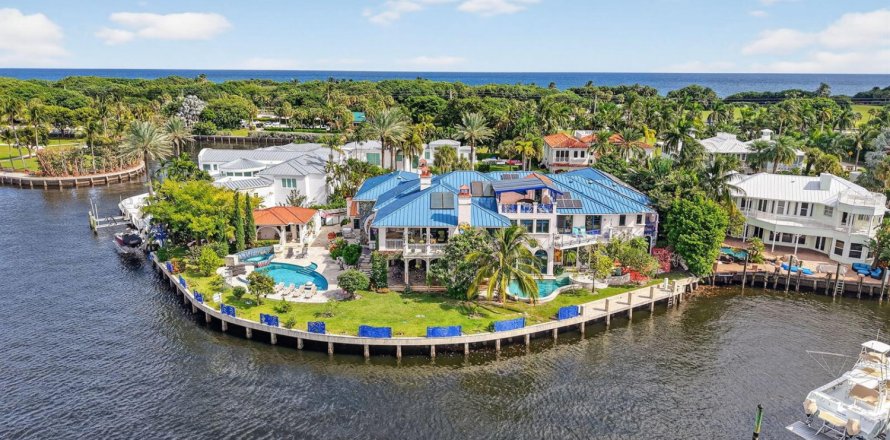 Villa ou maison à Boca Raton, Floride 12 chambres, 1180.69 m2 № 2082225