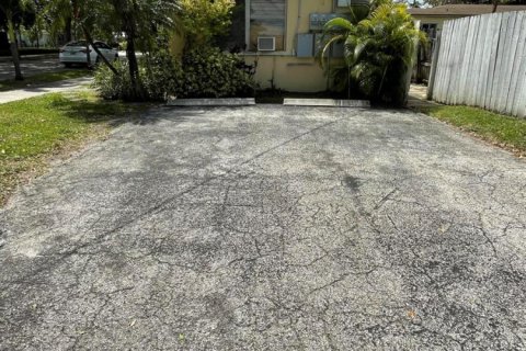 Immobilier commercial à vendre à Hollywood, Floride: 137.12 m2 № 2350909 - photo 13