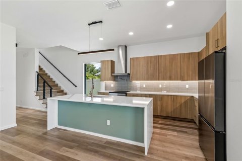 House in Tampa, Florida 3 bedrooms, 201.13 sq.m. № 2400279 - photo 15