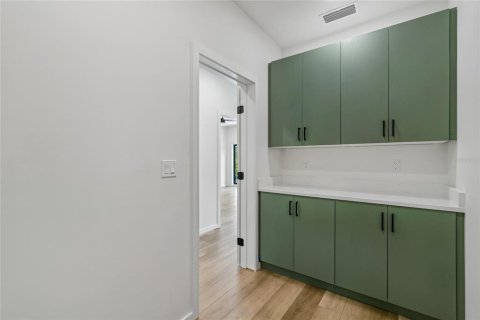 House in Tampa, Florida 3 bedrooms, 201.13 sq.m. № 2400279 - photo 29