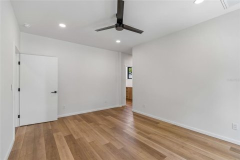 House in Tampa, Florida 3 bedrooms, 201.13 sq.m. № 2400279 - photo 21